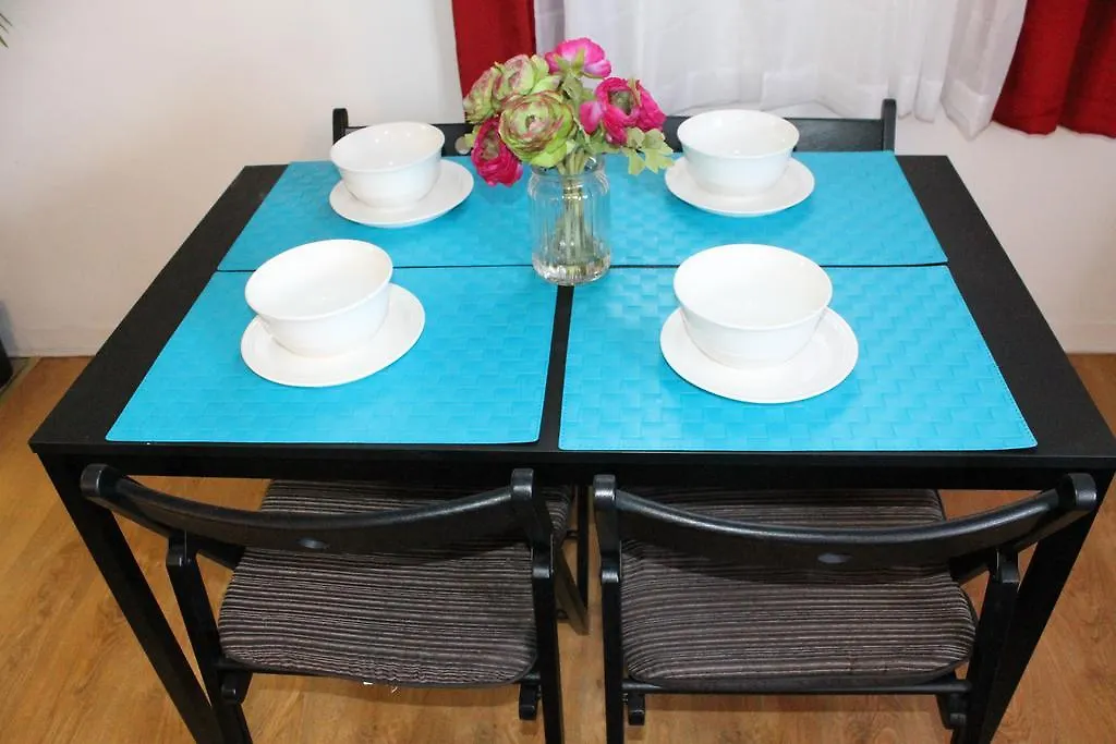 Adib Apartments - 150 Young St, Unit 4 Ottawa 0*,  Canadá